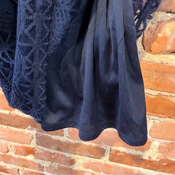 Lulu's Navy Lace Shift Dress Size Medium Back Exposed Zipper - Picture 5 of 8